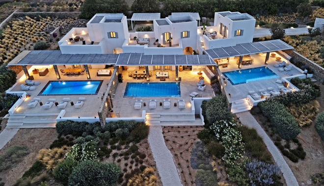 Βίλες προς πώληση στην Αντίπαρο